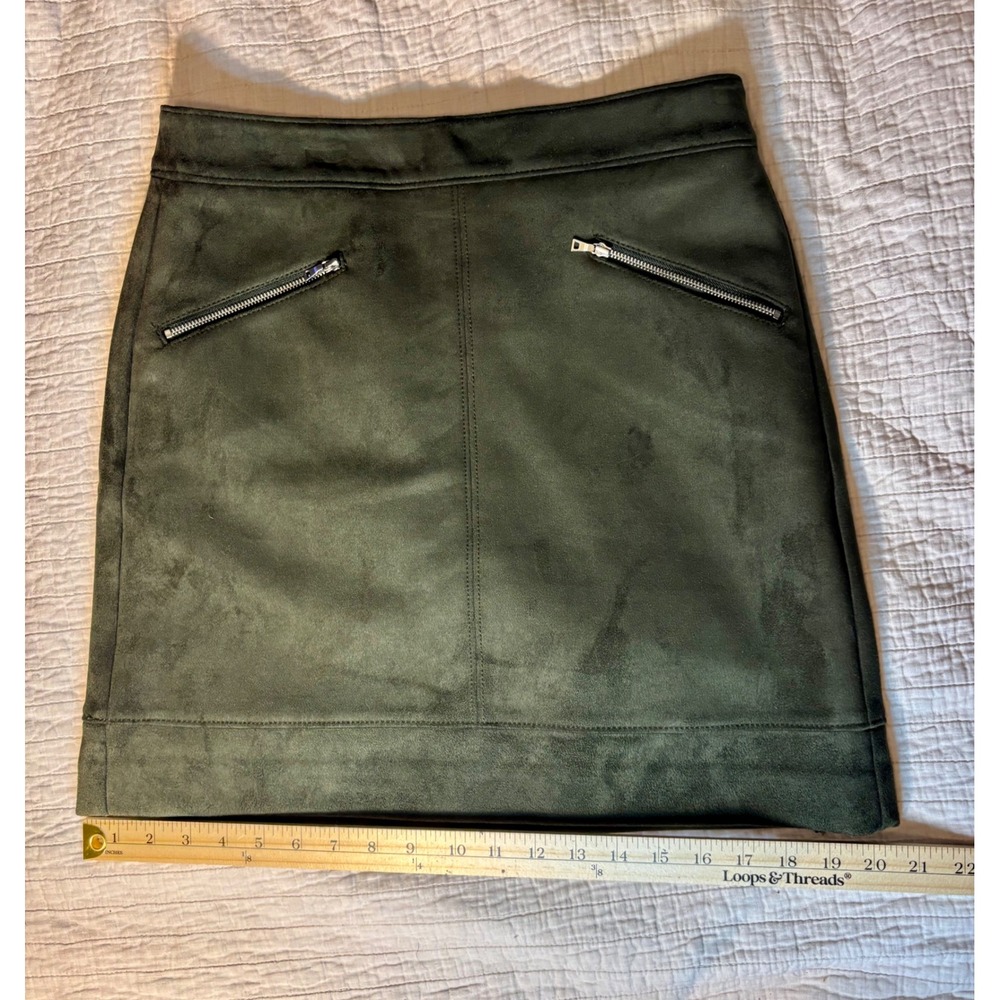 LOFT Olive Green Faux Suede Mini Skirt Zipper Pockets Size 4 470584